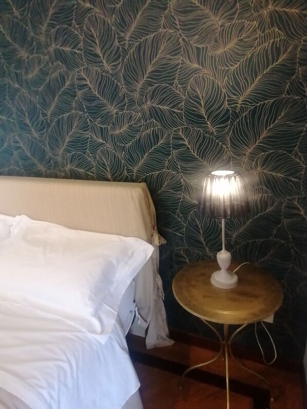 Kamar Double atau Twin Deluks, 1 kamar tidur, Bebas Asap Rokok, kamar mandi pribadi | Seprai Frette Italia, seprai premium, dan selimut bulu angsa