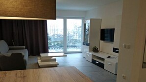TV - Appartment 2-4 Personen - Hotel Restaurant Sailer (Seewalchen am Attersee)