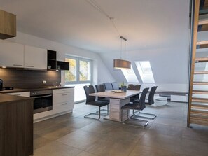 Mikrovågsugn, ugn och diskmaskin