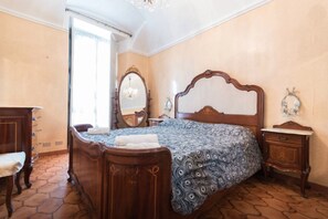 Apartment, 2 Schlafzimmer, Terrasse (Mole Big) | 2 Schlafzimmer, individuell dekoriert, individuell eingerichtet