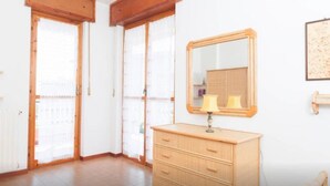 Apartment, 2 Bedrooms, Balcony (Nervia 52) | 2 bedrooms, individually decorated, individually furnished, bed sheets - Nervia 52 (Ventimiglia)