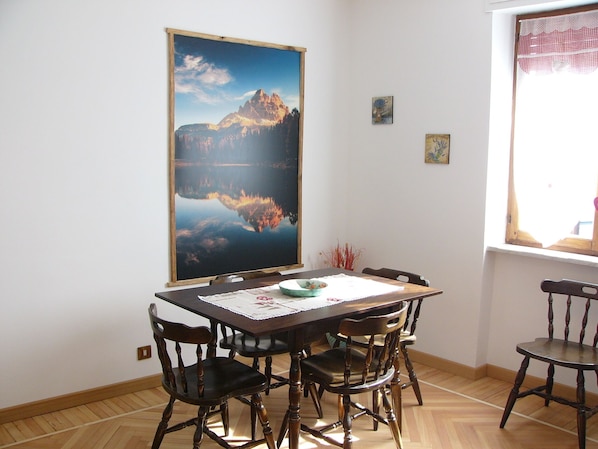 Apartment, 2 Bedrooms, Balcony (Nazionale 131 Big) | In-room dining