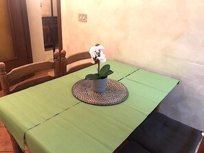 Appartement, 2 chambres (Mansarda XX Settembre) | Restauration dans la chambre