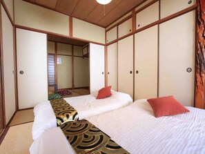 Apartment | 2 bedrooms, free WiFi - Goraku Shinfukae (Osaka)