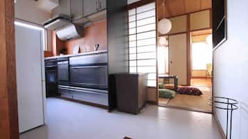 アパートメント | 専用簡易キッチン | 冷蔵庫、電子レンジ、コンロ、電気ポット