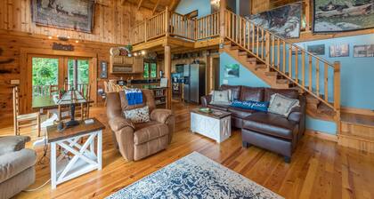 Shadow Ridge Retreat | Pet Friendly + Stunning Mountain Views