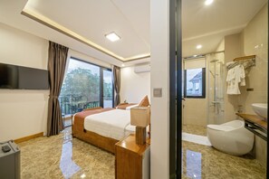 Deluxe Twin Room | Minibar, blackout curtains, soundproofing, free WiFi - Y Lan Paradise Villa (Da Nang)
