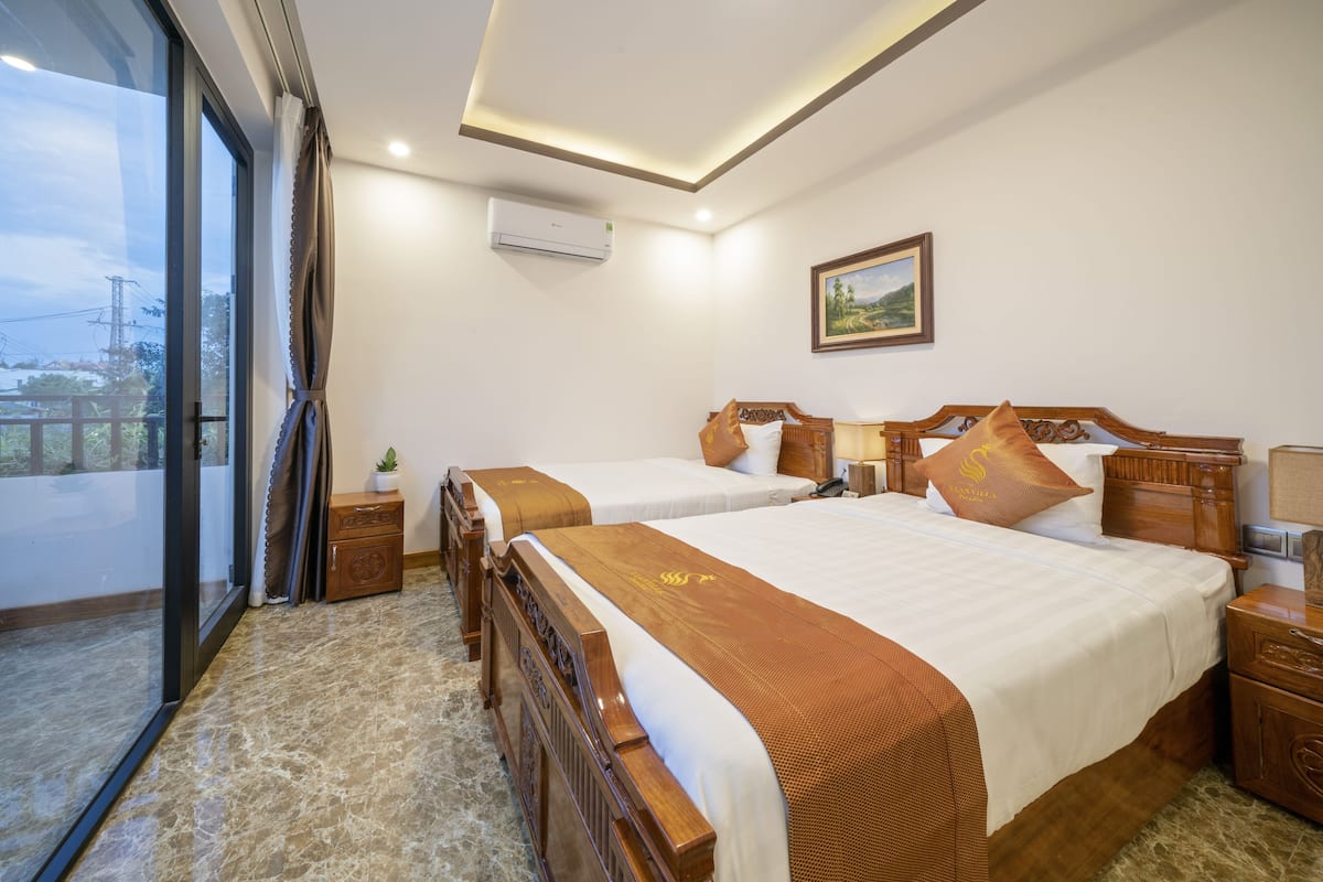 Deluxe Twin Room | Minibar, blackout drapes, soundproofing, WiFi (free)