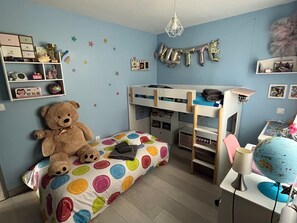 4 Schlafzimmer, kostenloses WLAN, Bettwäsche