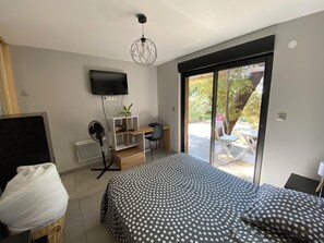 4 bedrooms, free WiFi, bed sheets