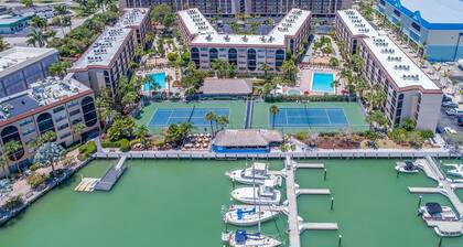 Upscale and Trendy Condo in Popular Resort Complex