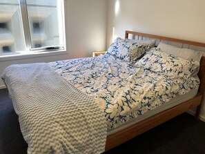 3 chambres, fer et planche à repasser, Wi-Fi, draps fournis