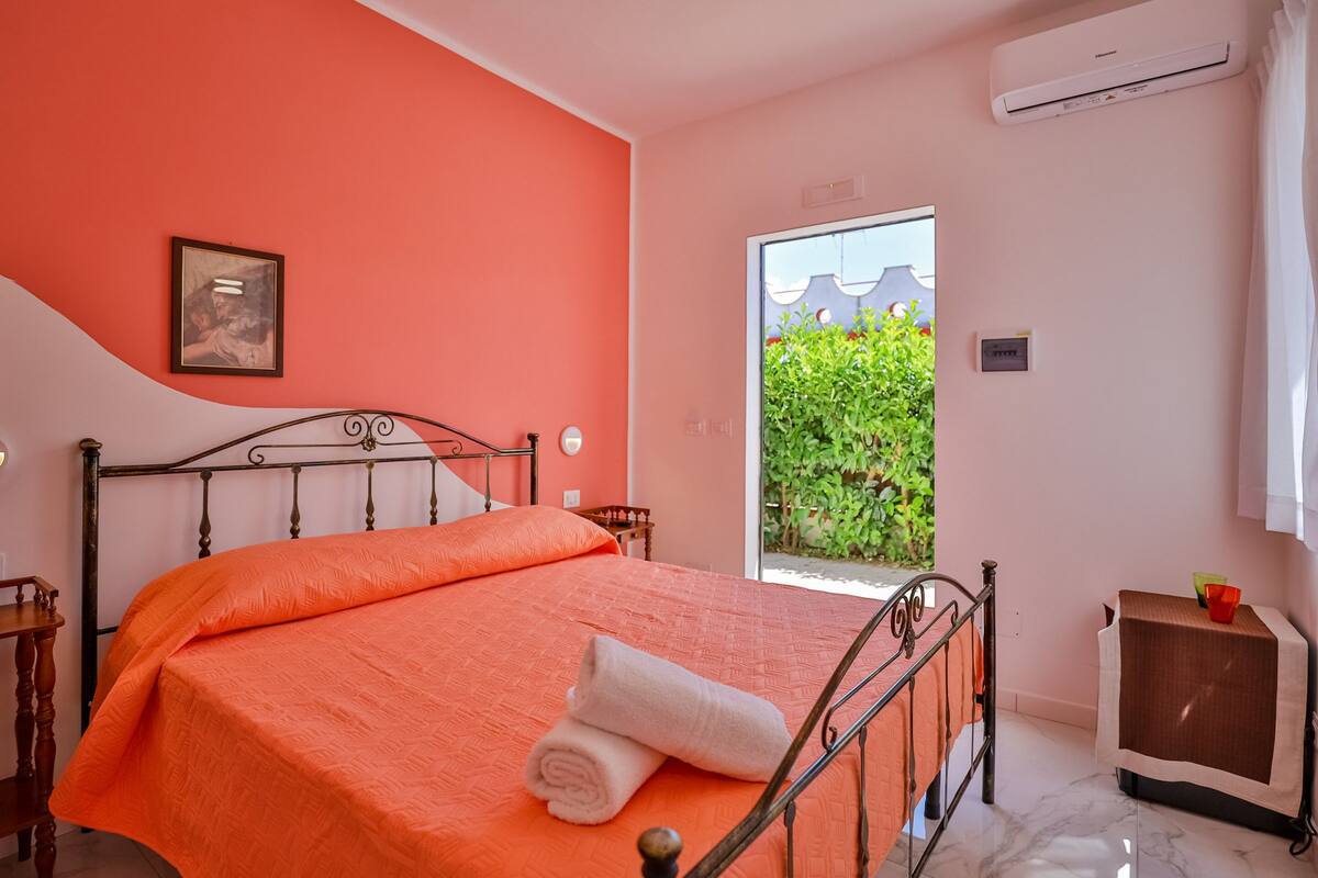 Standard Room | Minibar, desk, free WiFi, bed sheets