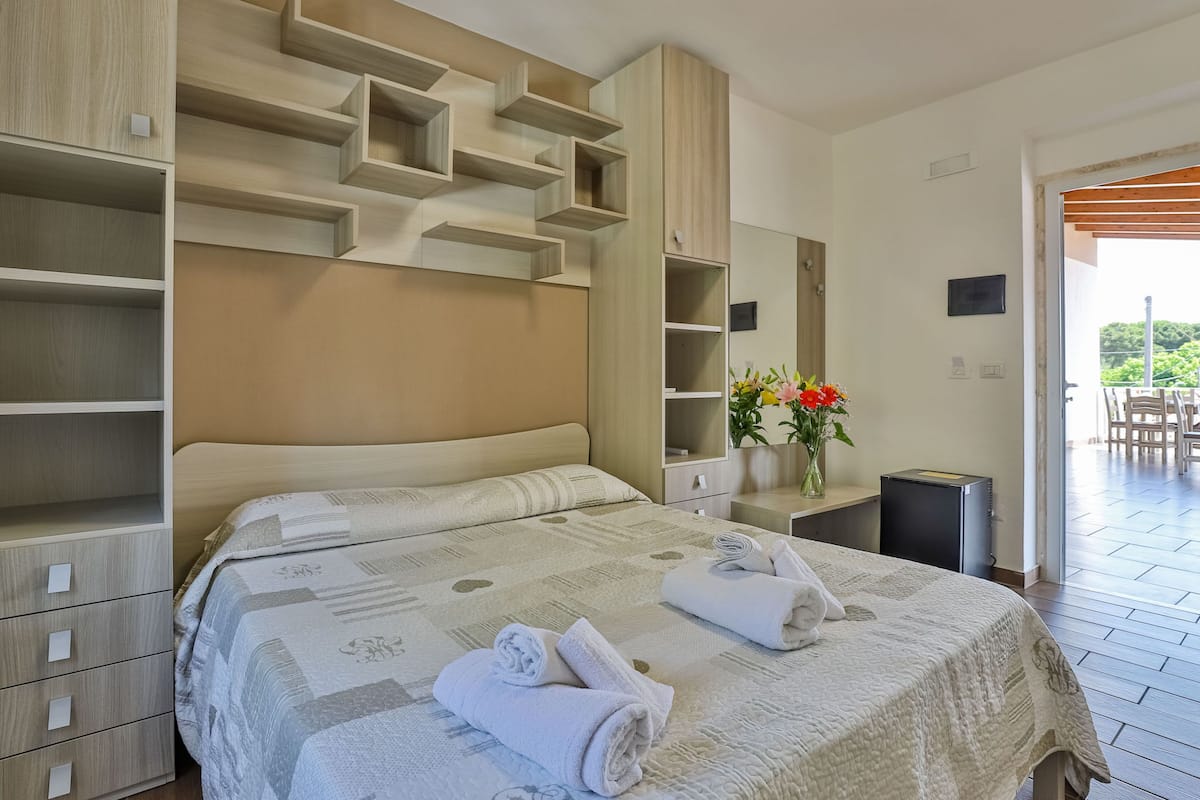 Standard Room | Minibar, desk, free WiFi, bed sheets