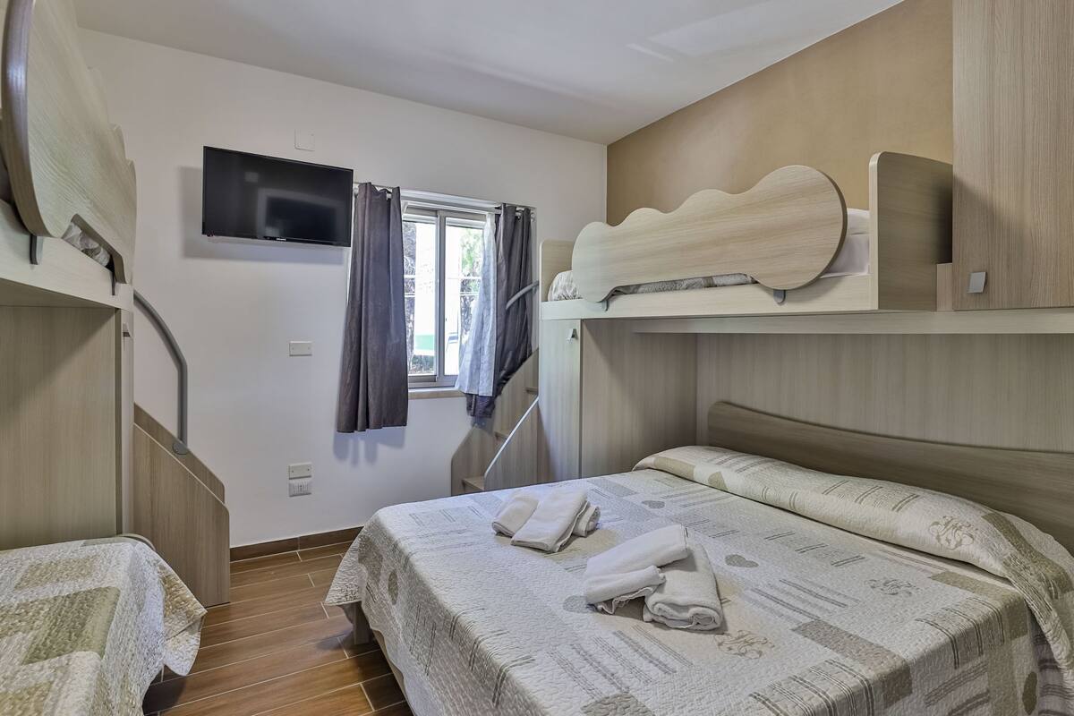 Superior Room | Minibar, desk, free WiFi, bed sheets