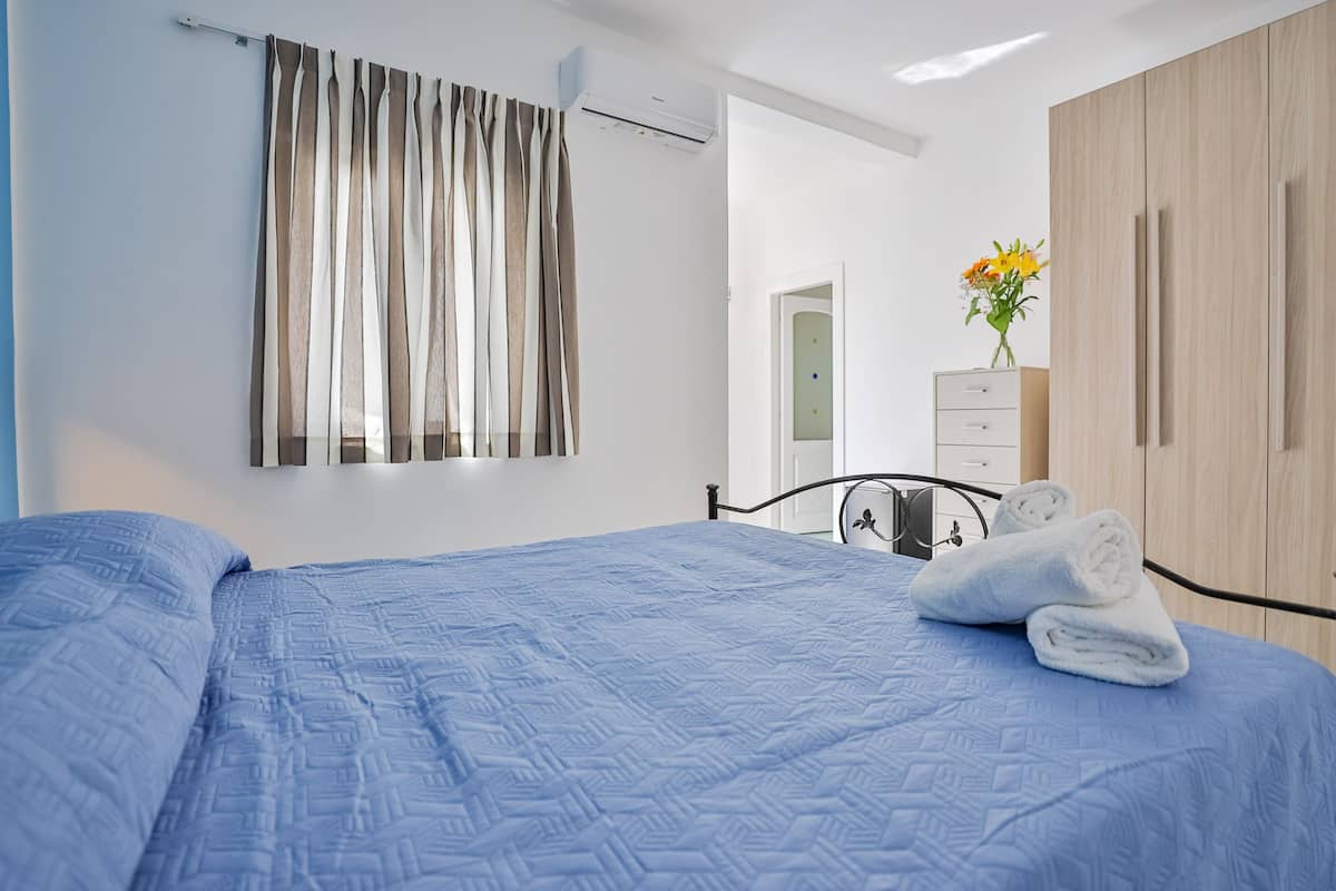 Standard Room | Minibar, desk, free WiFi, bed sheets