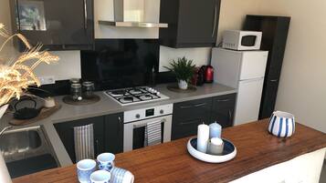 Frigorífic, microones, forn i placa de cuina