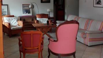 Télévision, espaces bureaux, imprimantes