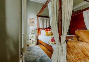 Deluxe-Zimmer, 1 King-Bett, Kühlschrank und Mikrowelle, Stadtblick