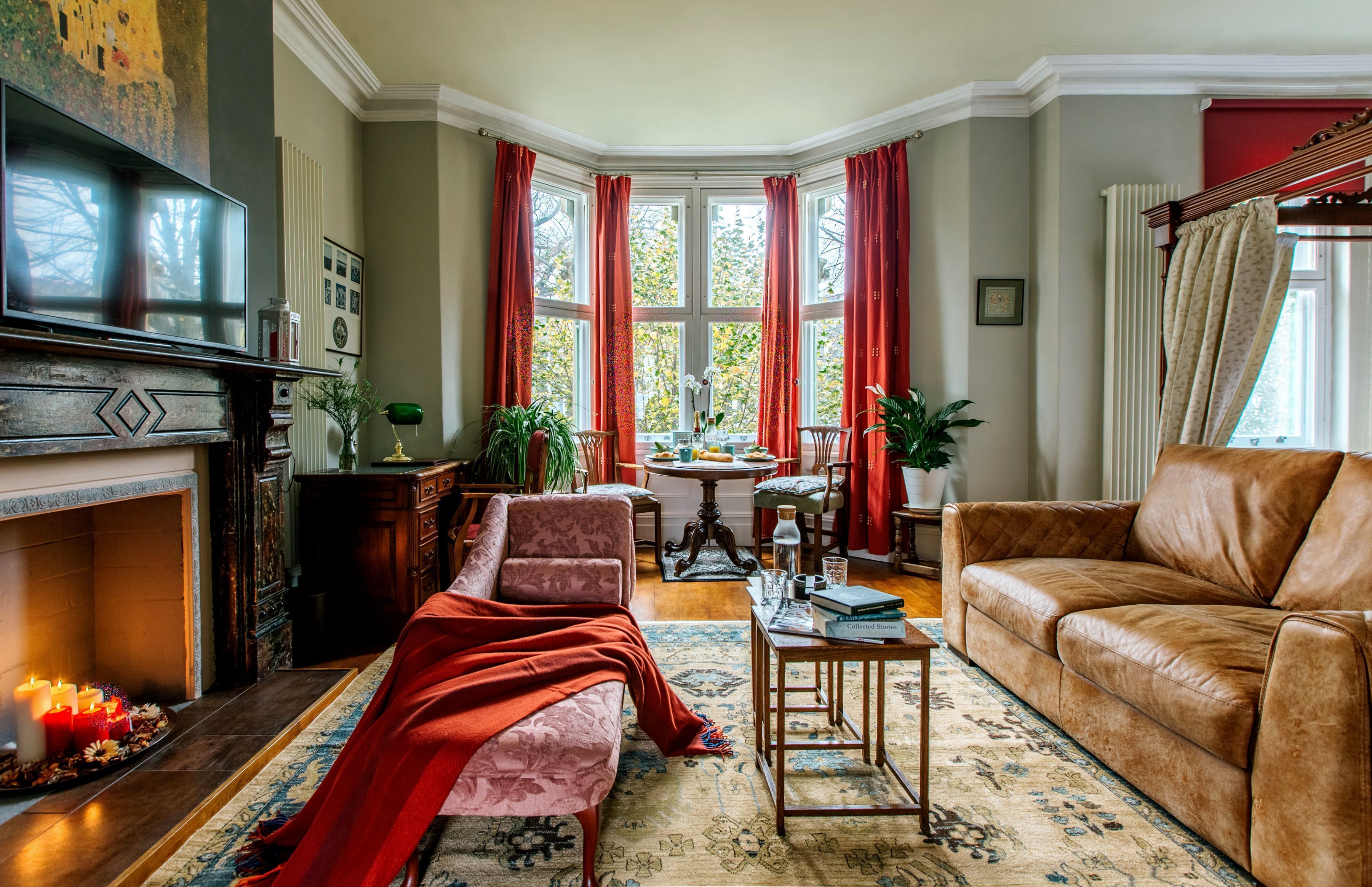 Deluxe kamer, 1 kingsize bed, koelkast & magnetron, uitzicht op de stad | Lakens van Egyptisch katoen, luxe beddengoed, individueel gedecoreerd