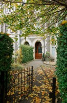 Habitación Deluxe, 1 cama de matrimonio grande, frigorífico y microondas, vistas a la ciudad | Sábanas de algodón egipcio y ropa de cama de alta calidad