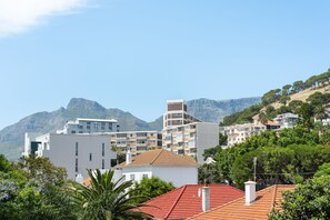 Signature Apartment | City view - 35 on Main 303 (Cape Town)