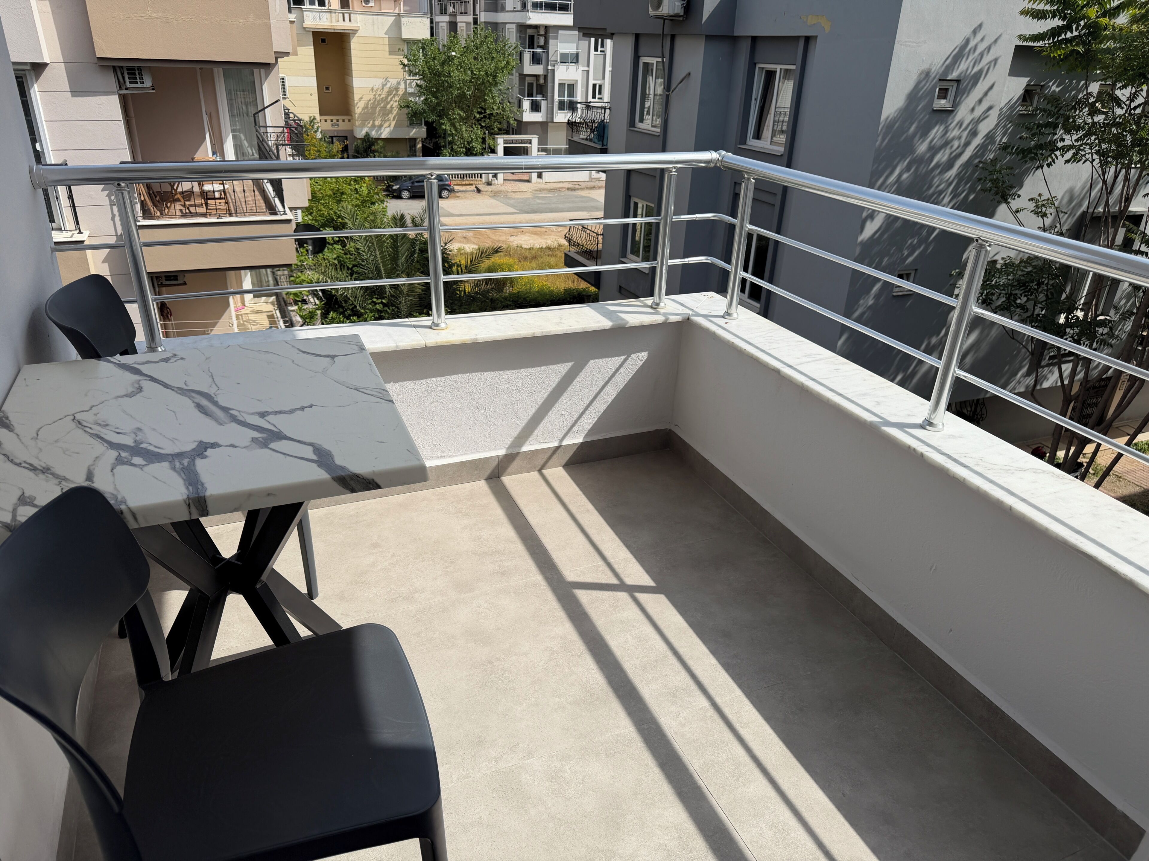 Laptopgeeigneter Arbeitsplatz, schallisolierte Zimmer, kostenloses WLAN