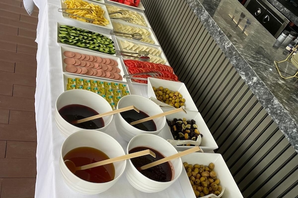 Breakfast buffet