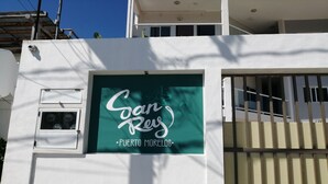 Exterior detail - Suites SanRey (Puerto Morelos)