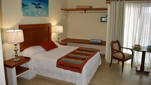 Junior Suite | Minibar, iron/ironing board, WiFi (free), bed sheets - Suites SanRey (Puerto Morelos)