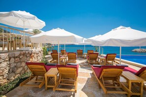 حمّام سباحة خارجي