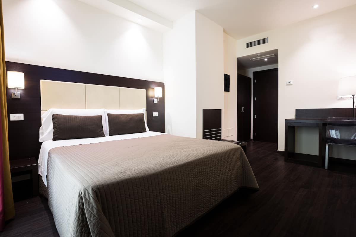 Habitación superior con 1 cama matrimonial o 2 individuales | Ropa de cama hipoalergénica y camas con efecto memoria