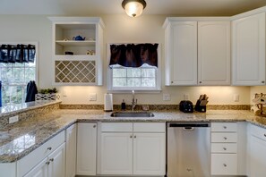 Fridge, microwave, dishwasher, coffee/tea maker
