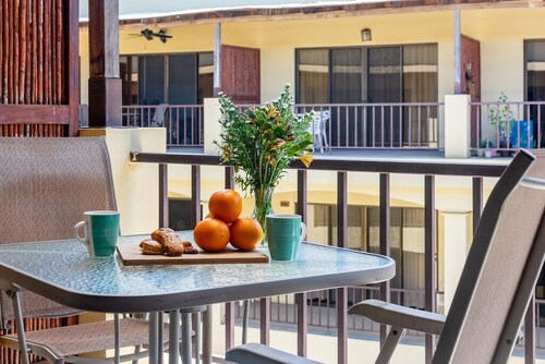 2 bedroom and 2 baths condo close to the beach.