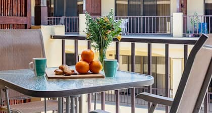 2 bedroom and 2 baths condo close to the beach.