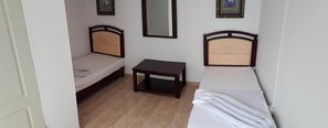 Quarto casal ou duplo standard, 1 cama de casal ou 2 camas de solteiro | Ferros/tábuas de passar roupa