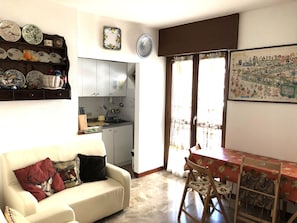 Apartment, 2 Bedrooms | Living area