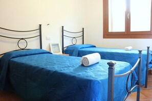 Room - Three-room second floor apartment (Santa Teresa Gallura)