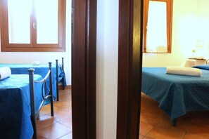 Room - Three-room second floor apartment (Santa Teresa Gallura)