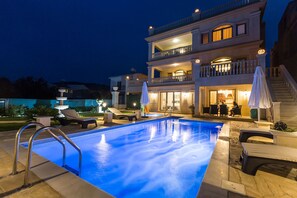 Villa (Multiple Bedrooms) | Front of property