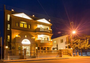 Villa (Multiple Bedrooms) | Property amenity - Imagine Renting Your Own 5 Star Private Cyprus Villa on the Beach, Paphos Villa 1410 (Ayia Marina Chrysochous)