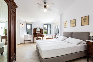 4 bedrooms, iron/ironing board, travel cot, free WiFi