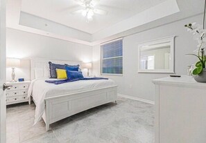 3 habitaciones, tabla de planchar con plancha, wifi y ropa de cama