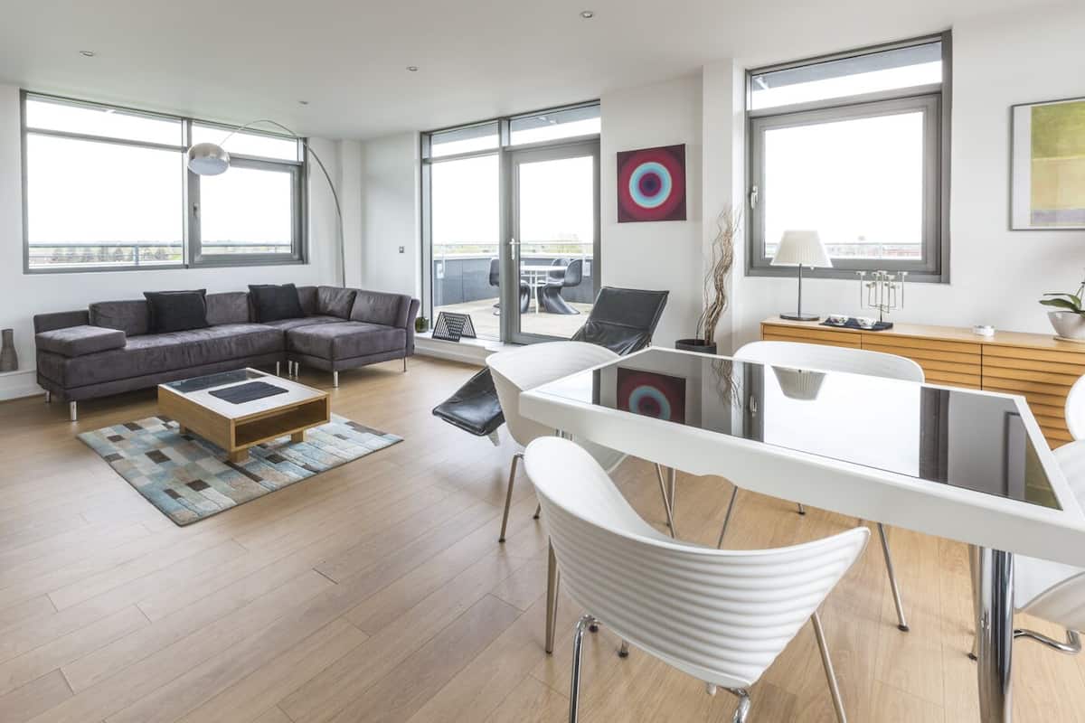 Three-Bedroom Penthouse (Flat 76) | Living area | Flat-screen TV