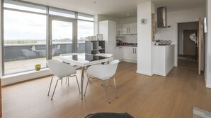 Penthouse Cao cấp | Bếp riêng