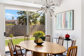 Dining - Modern Home with Amazing Views (Palm Springs)