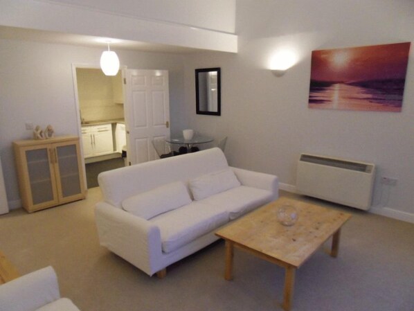 3 bedrooms, individually decorated, individually furnished