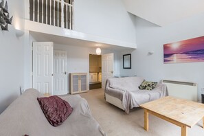 3 bedrooms, individually decorated, individually furnished