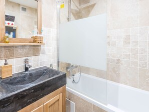 Hårtørrer, håndklæder