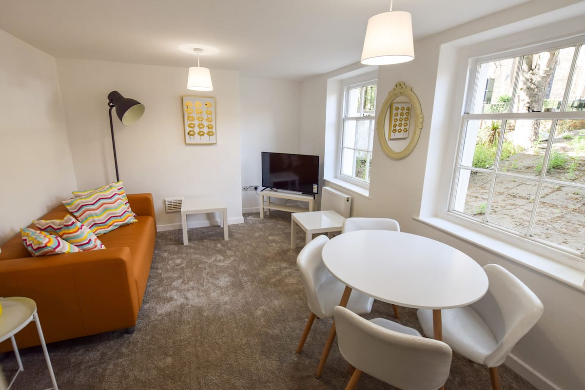 Priory Terrace, Bedford Town Centre (Tan) | Living area
